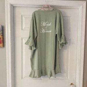 Sage green ruffle bridesmaid robe- silky. Fits L-XL I’ll negotiate!! 🖤💜
